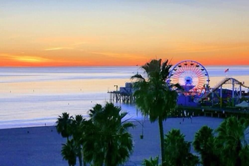 Santa Monica Beach Studio #E - 1 Block to Beach 13