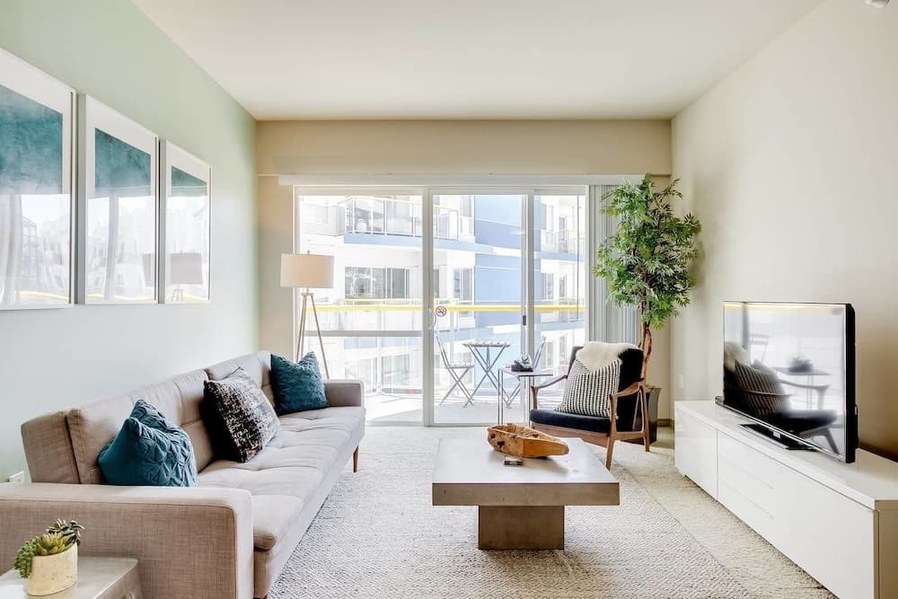 Perfect for Venice & MDR w/ 6 Beds +pool/spa/gym 18