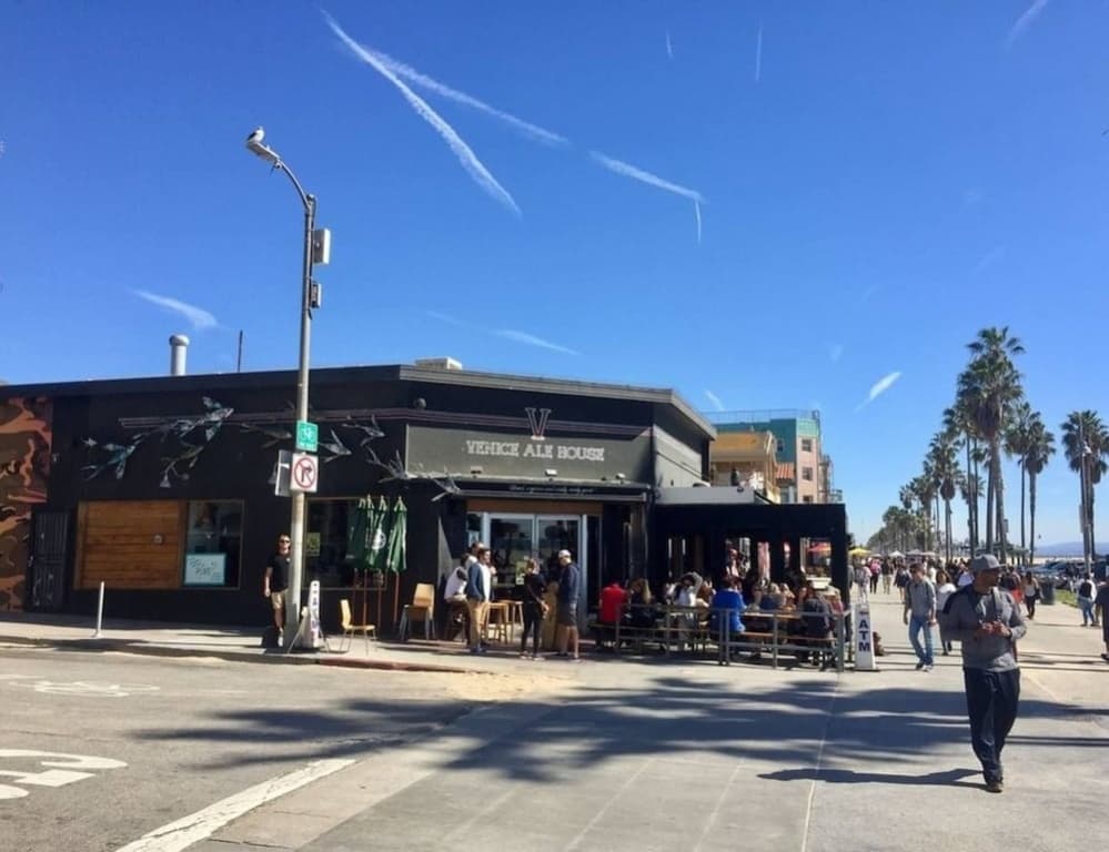 Santa Monica Beach Studio #E - 1 Block to Beach 9