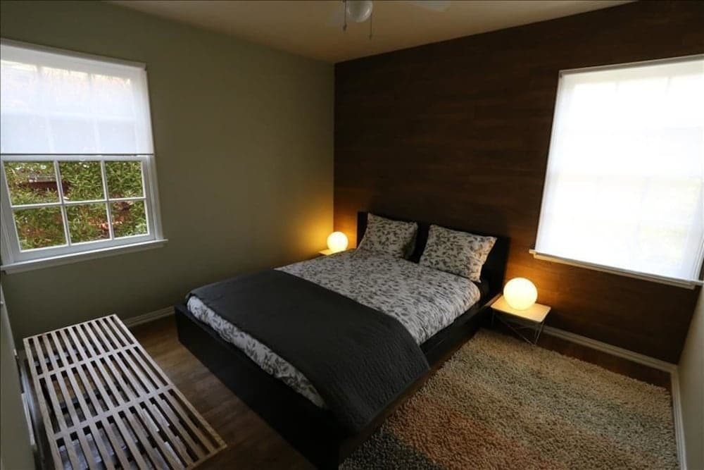 Venice Beachwood - 2 BR Recently remodeled Midcentury Design Suite 5 min Walk to Beach! - MOD 42167 14