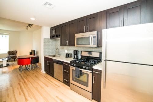 Wilshire Experience Apartment 3