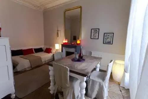 Large 2 Bedrooms Latin Quarter (338) 6
