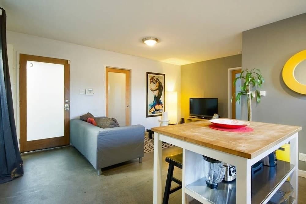 VE Venice Suite C by RedAwning 10