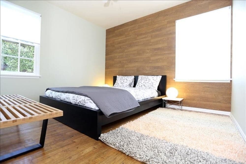 Venice Beachwood - 2 BR Recently remodeled Midcentury Design Suite 5 min Walk to Beach! - MOD 42167 15