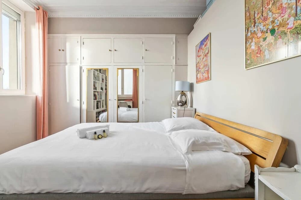 Stylish Vintage 3BR Apartment in Le Marais by GuestReady 1