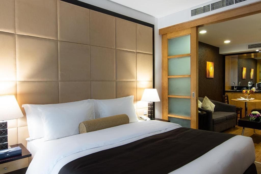 Savoy Suites Hotel Apartments 3