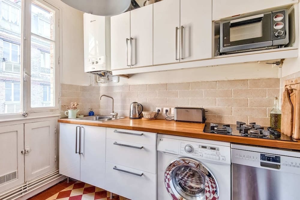 Charming Apartment for 2 in the 12th District 8