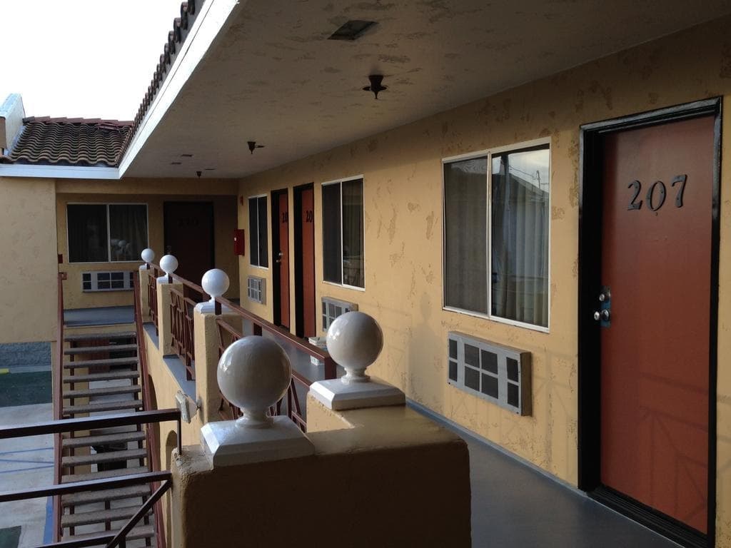 Crescent Inn 1