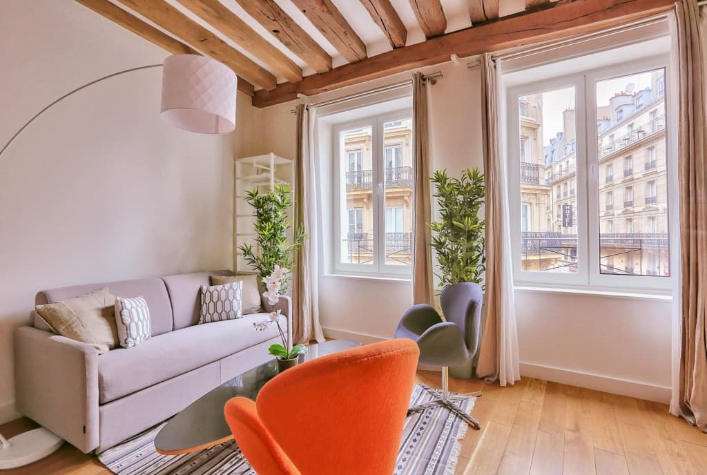 B 364 - Deluxe apartment in the heart of  Notre Dame 6