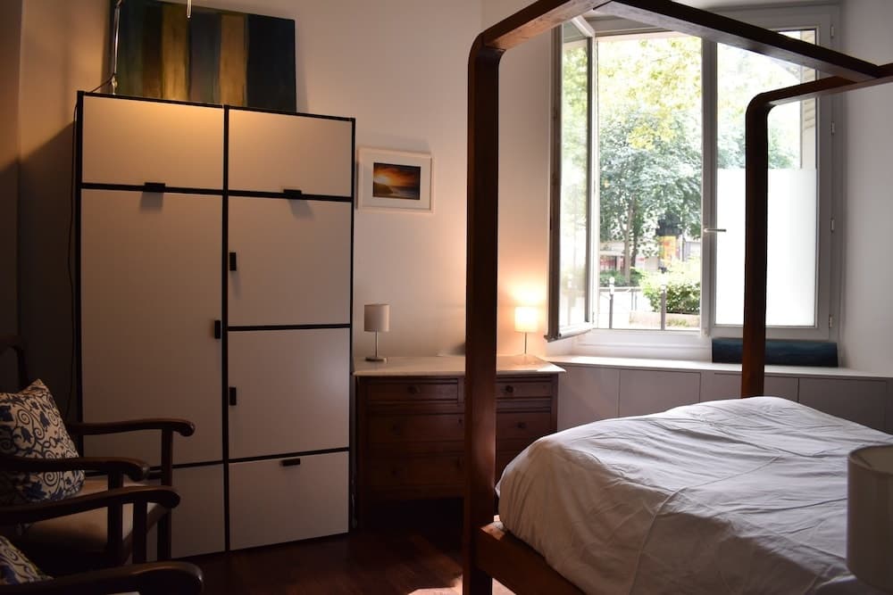 Spacious 3 Bedroom Apartment 7