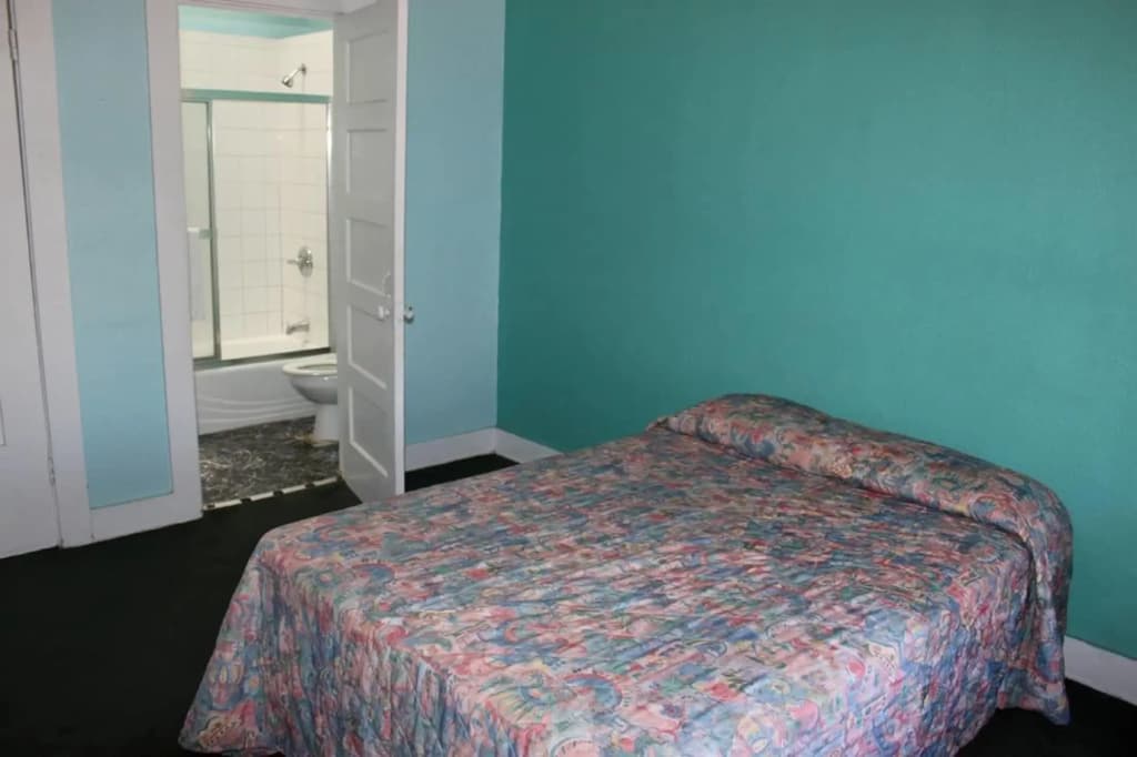 Hotel West Inn Hollywood LA 5