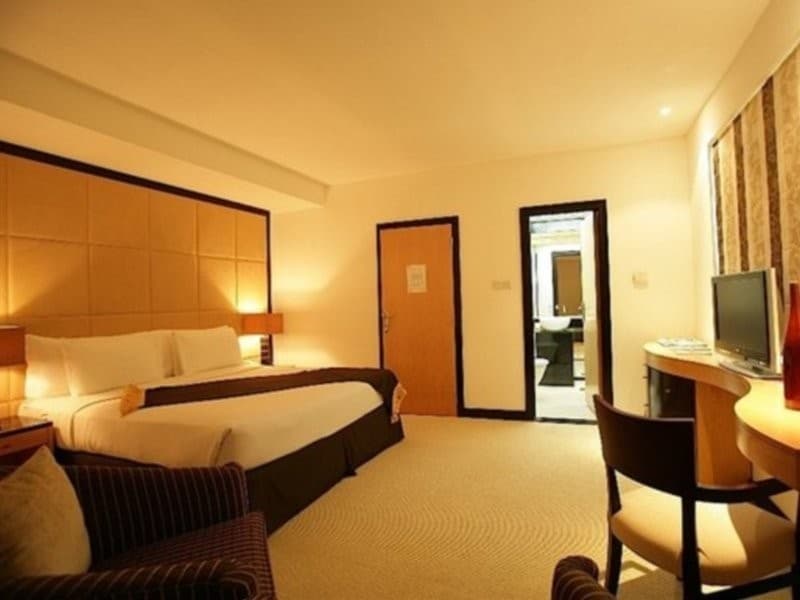 Savoy Suites Hotel Apartments 7