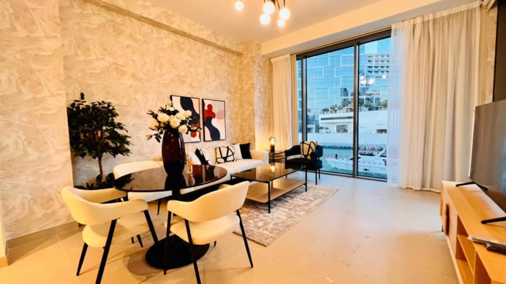 Luxury beach front apartment with balcony Dubai Marina 1