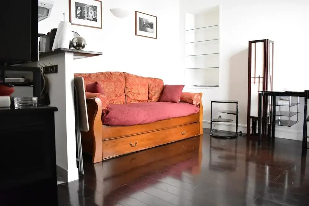 Simplistic 1 Bedroom Apartment in 17th 9