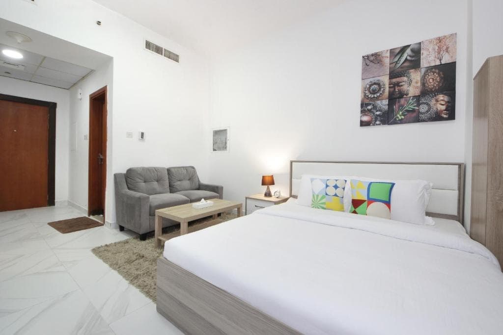 Signature Holiday Homes - Furnished Studio in Palace Tower 2, Silicon Oasis 4