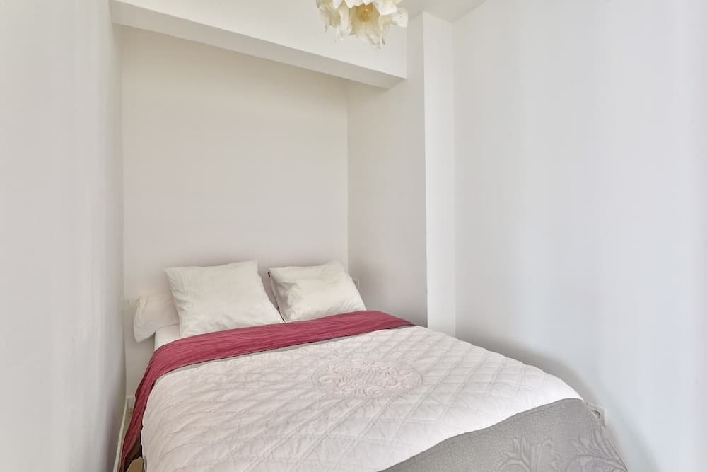 Charming 2 Room Apartment With Balcony - Paris 8ème 14