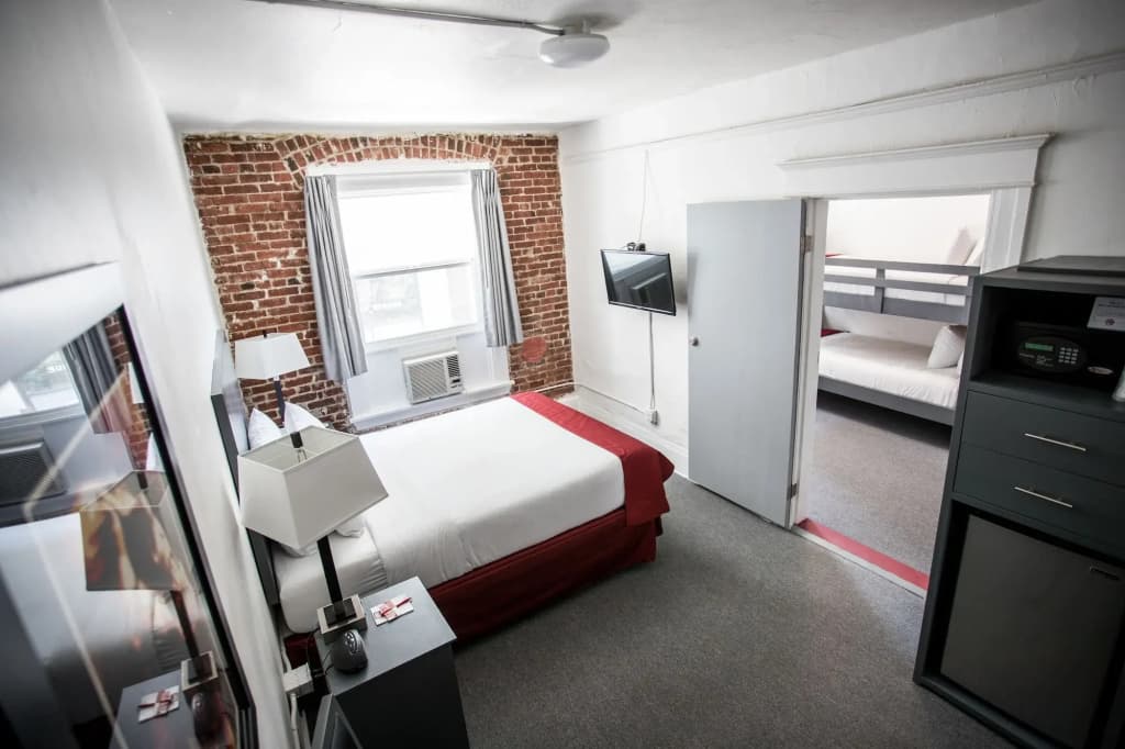 American Hotel 1