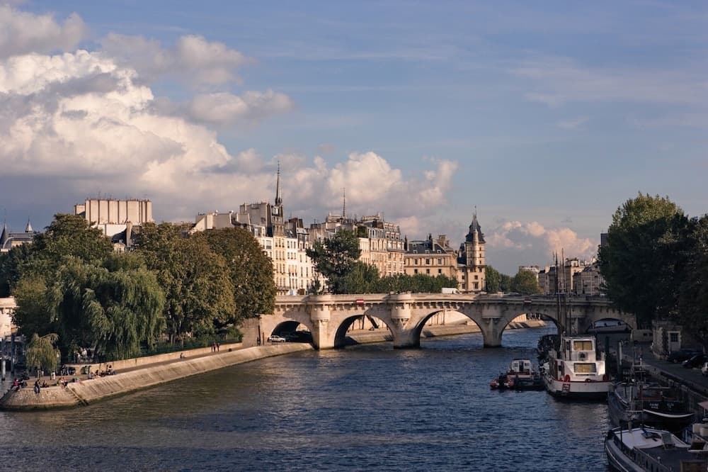 Le Marais - Beaubourg Apartment 12