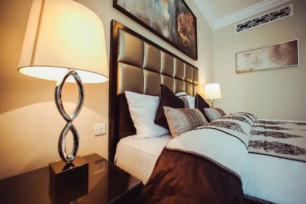Incredible Stay at Dubai Old Town Souk Al Bahar 13