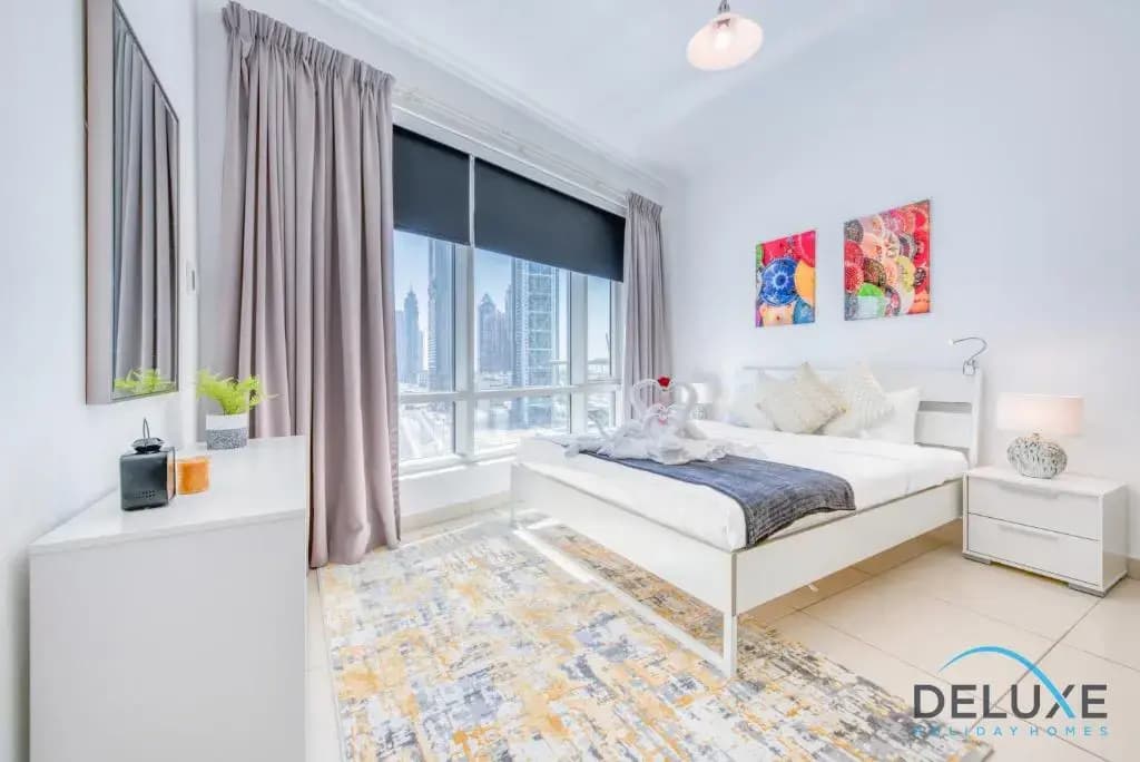 One Bedroom Apartment in The Lofts Central, Downtown by Deluxe Holiday Homes 4