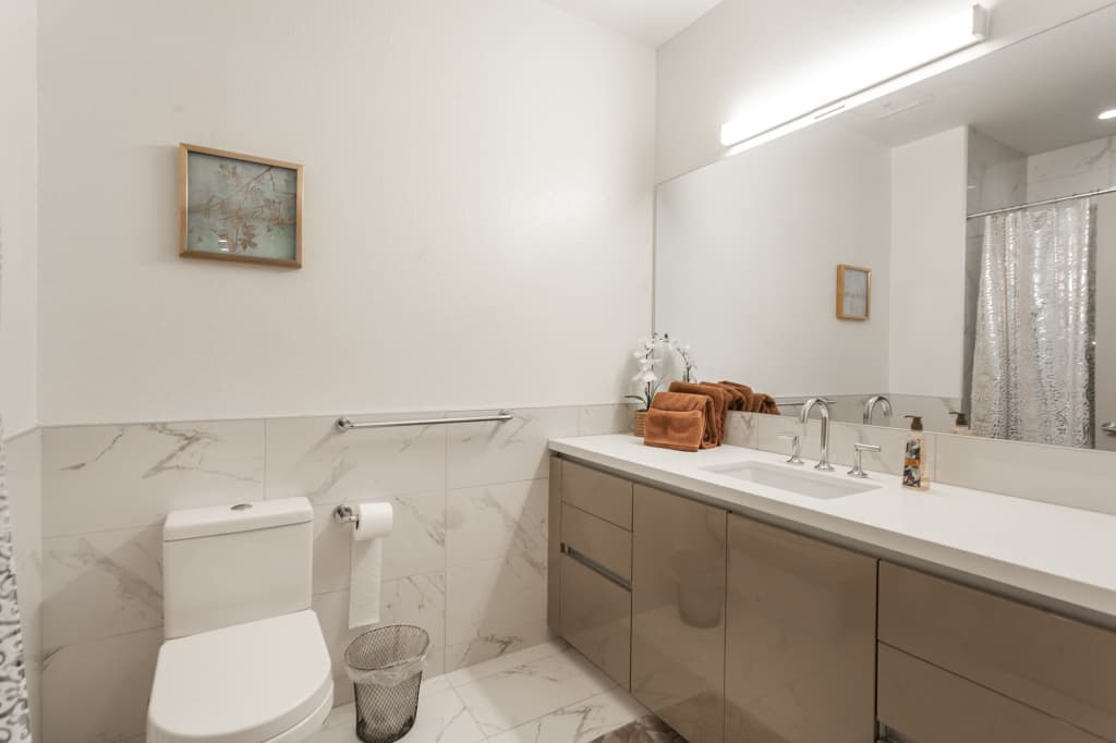 Tripbz 8th and Grand Suites 16
