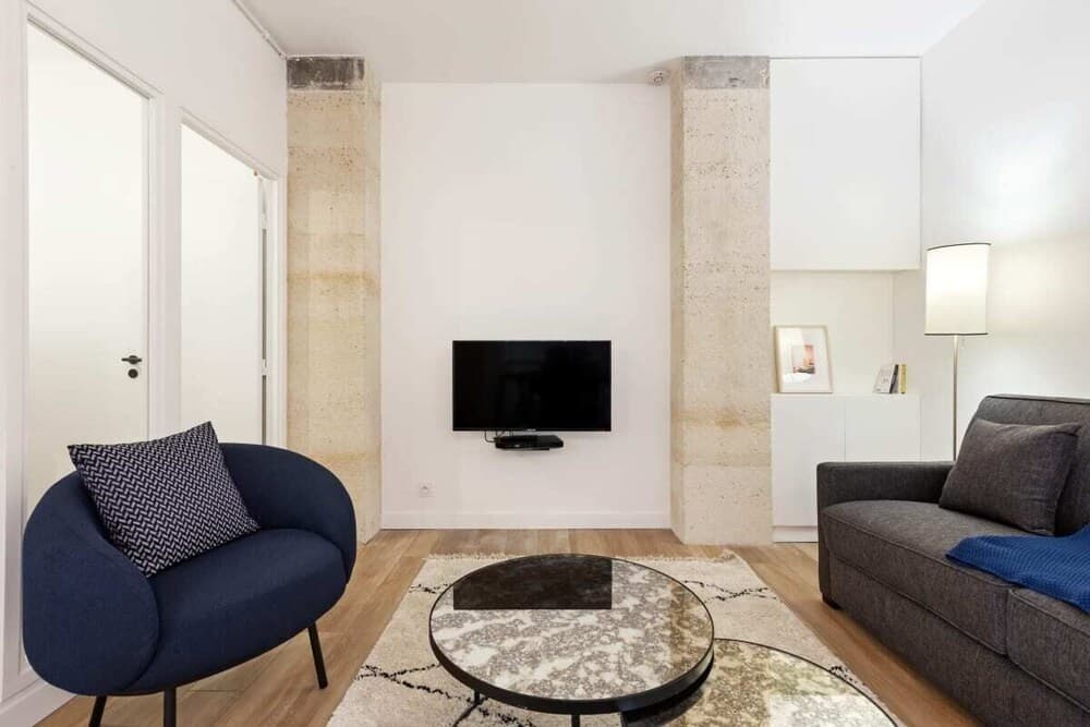 Chic & Contemporary Apartment With Two Bedroom 12