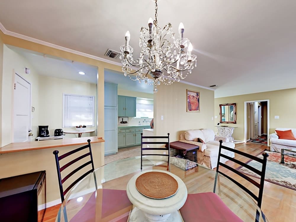 Charming Lake Balboa - 3 Br Home 15