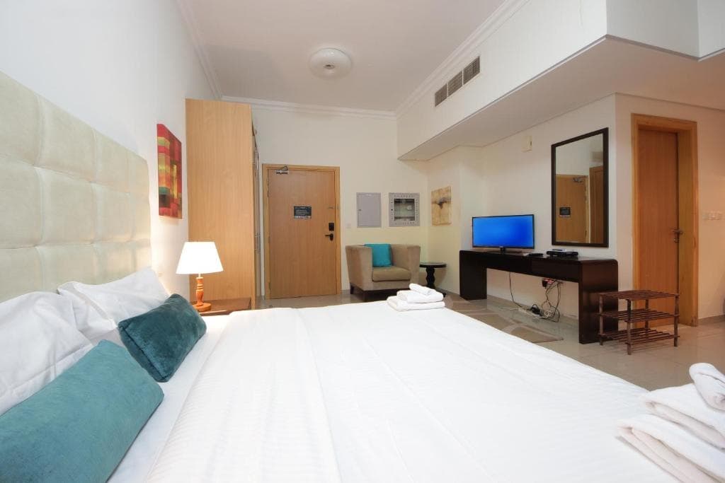 Signature Holiday Homes - Luxury Studio Apartment Al Barsha South Dubai 9