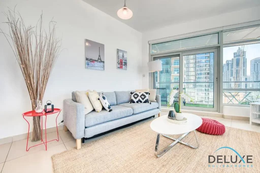 One Bedroom Apartment in The Lofts Central, Downtown by Deluxe Holiday Homes 5