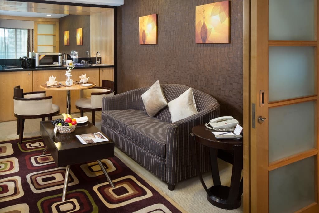 Savoy Suites Hotel Apartments 12