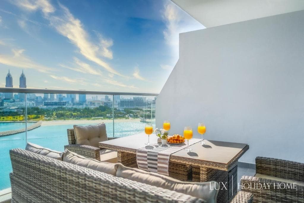 LUX - Opulent Island Suite Burj Khalifa View 1 20