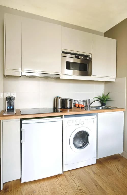 B  823 -  Buttes Chaumont - Spacieux appartement 9