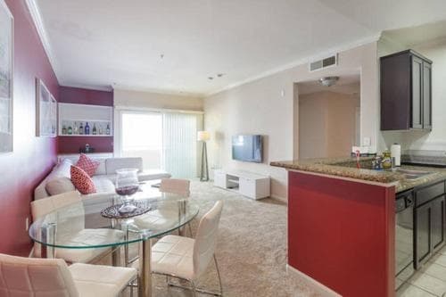 Luxury Apartment Near The Grove 18