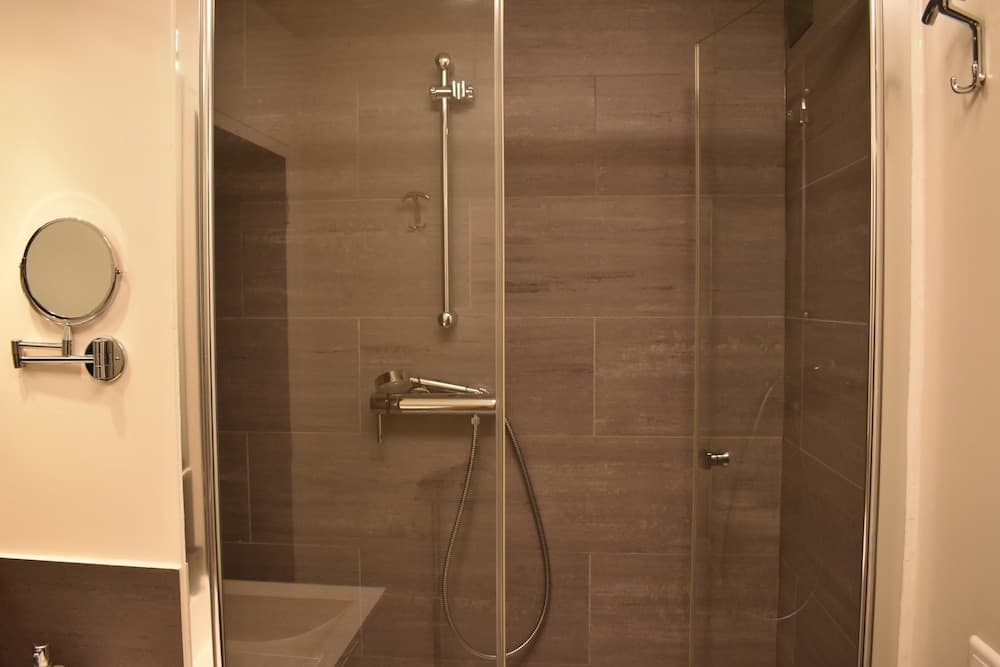Studio Apartment Near Trocadéro & Champs Elysées 16