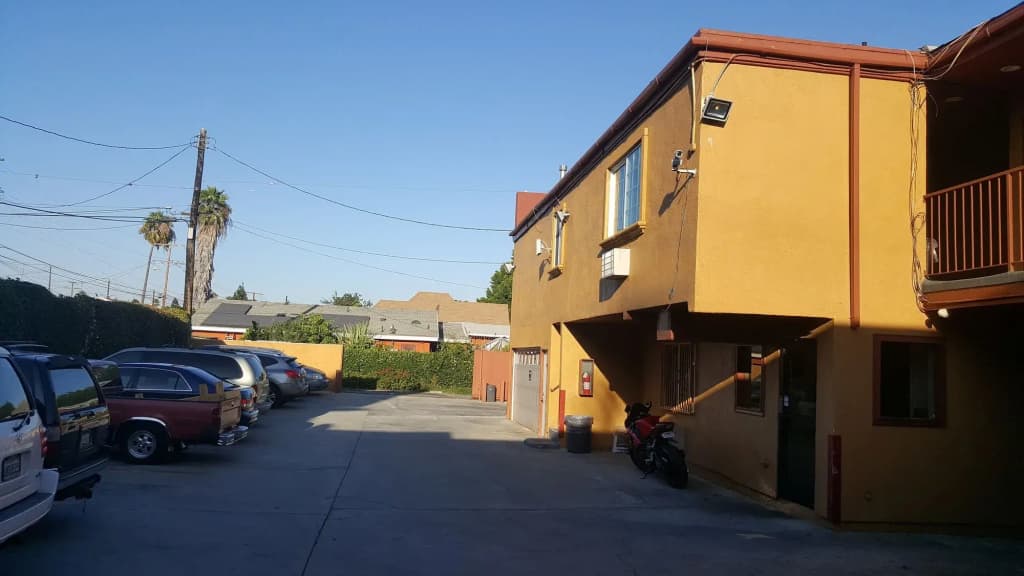 Central Inn Motel on 41 Street 14
