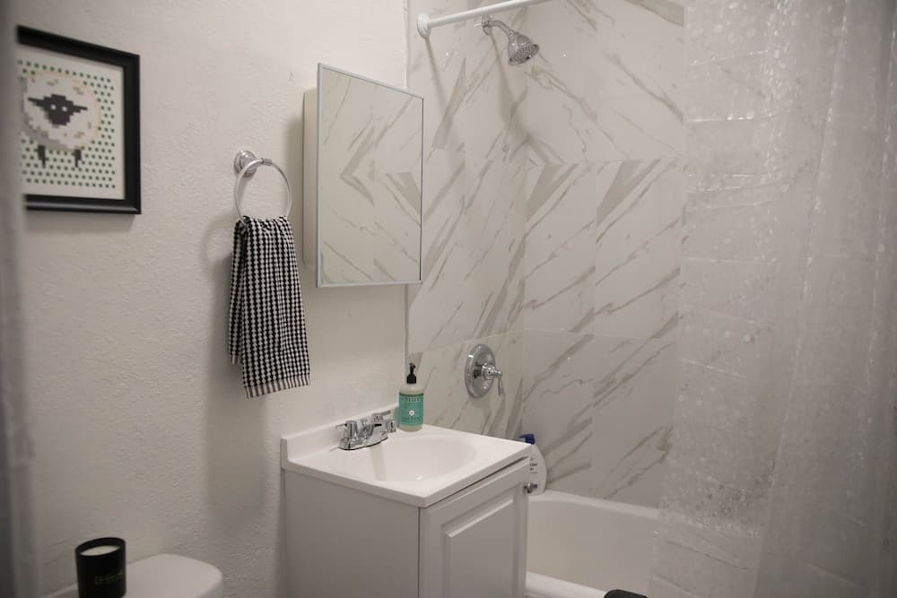 Charming Studio in Beverly Boulevard! Sleeps 2! 7
