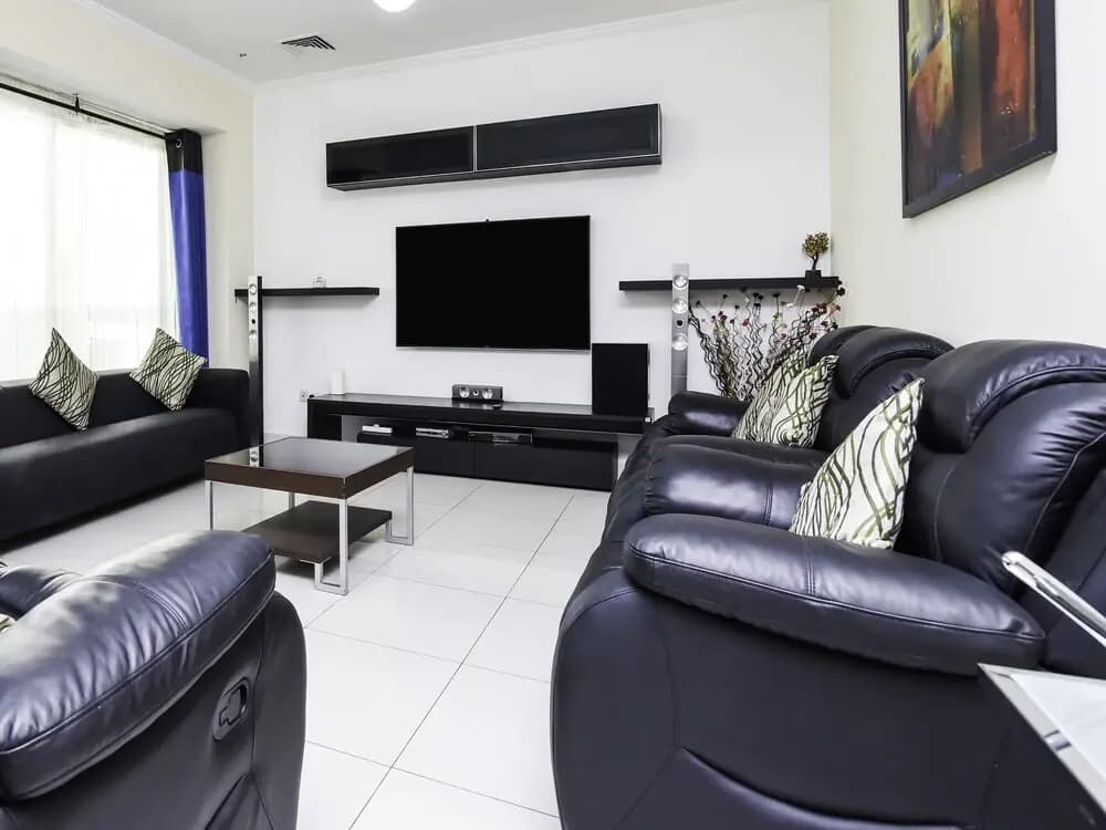 OYO 164 Home 2BHK Lake View Jlt 1
