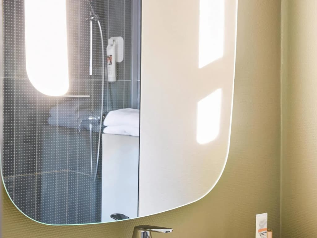 Ibis Paris Canal Saint Martin 5