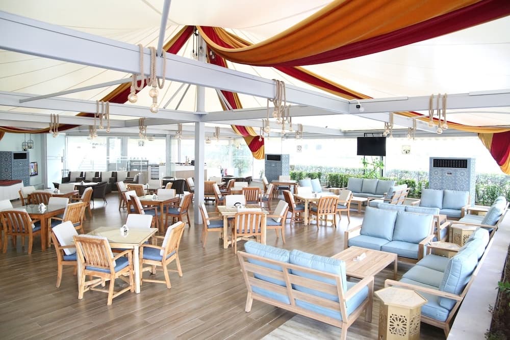 TIME Oak Hotel & Suites 15
