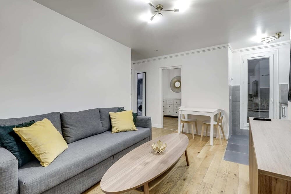 Magnificent Apartment Near Republique 4