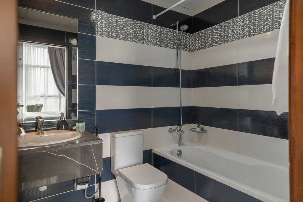 Luxury 1B flat in Oudah Tower 9