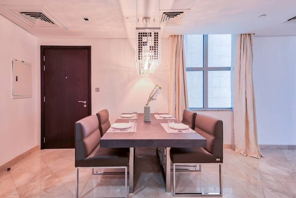 Luxury Apartment Steps Away From Everything 11