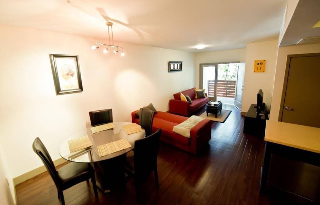 Hollywood and Highland Apartment 9