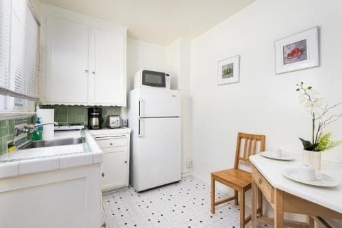 Wilshire Motel 19