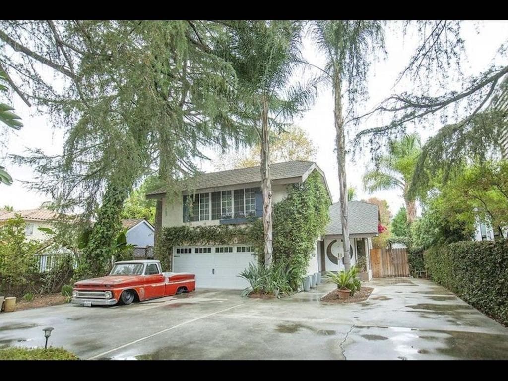 Charming Duplex Home 18