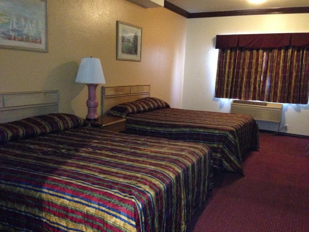 Crescent Inn 7