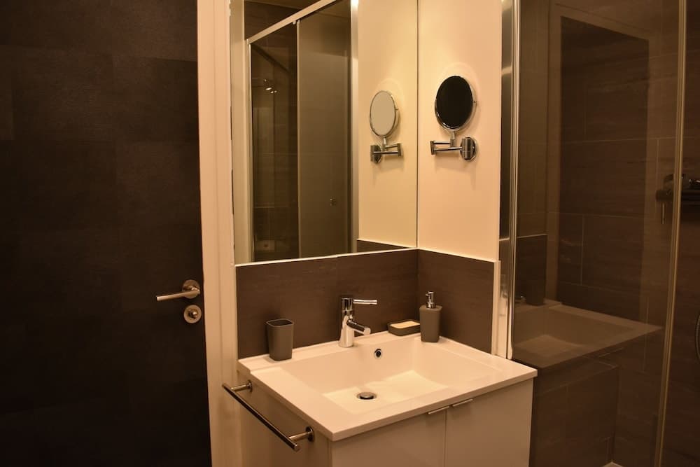 Studio Apartment Near Trocadéro & Champs Elysées 14