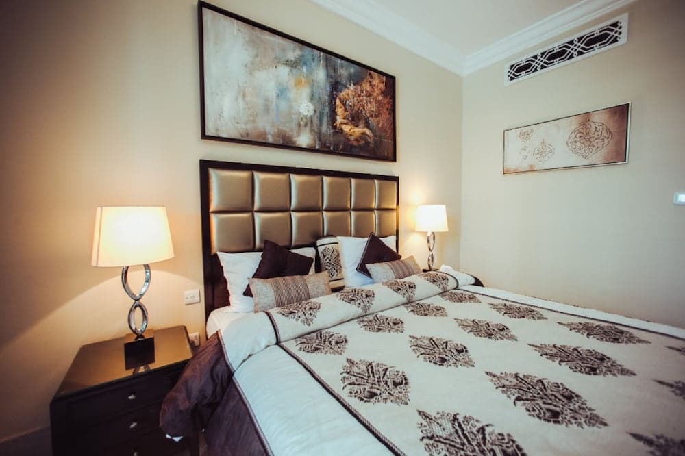 Incredible Stay at Dubai Old Town Souk Al Bahar 12