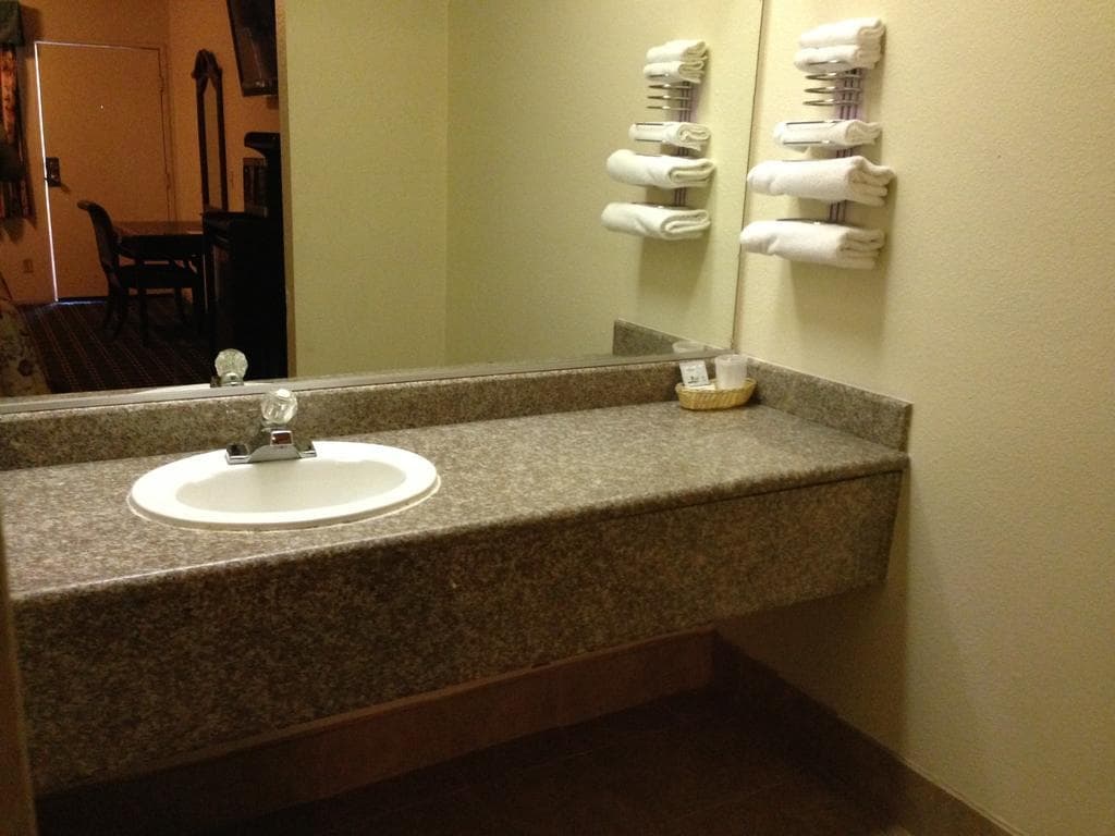 Crescent Inn 16