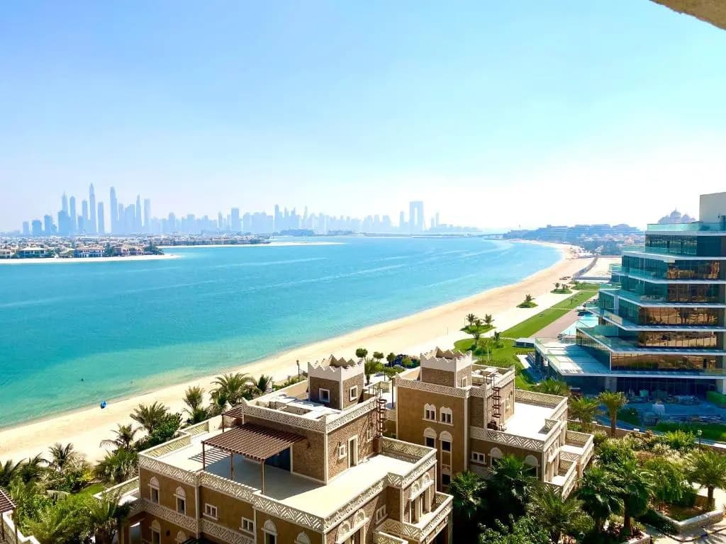 Spacious 4 bd and 2 bd apartments with amazing Sea view 4